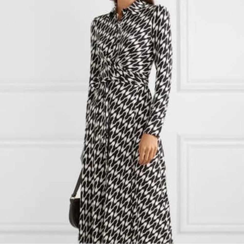 Beautiful Diane Von Furstenberg black and white houndstooth empire ivory dress